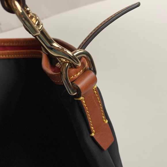 DOONEY & BOURKE Like New Wayfarer Lightweight Nylon Bucket Bag - Picture 15 of 16